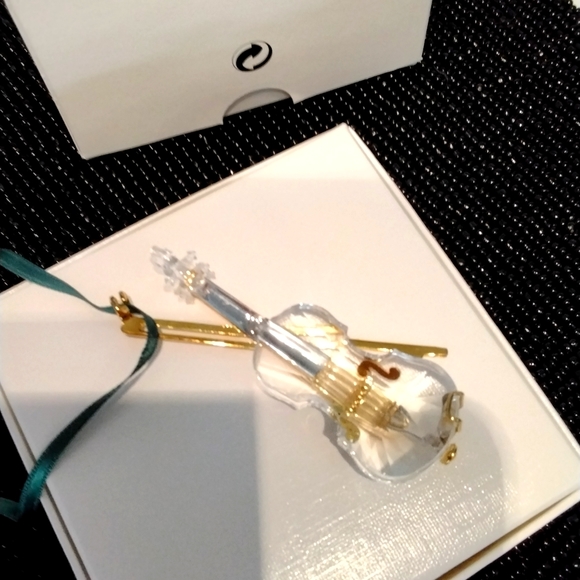 Swarovski crystal violin ornament (#235895) - Picture 4 of 5